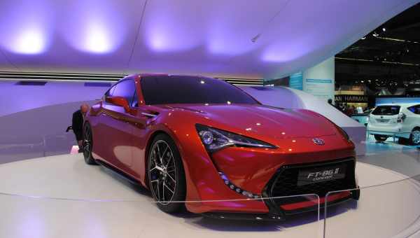 Концепт Toyota FT-86 II покрасувався перед камерами