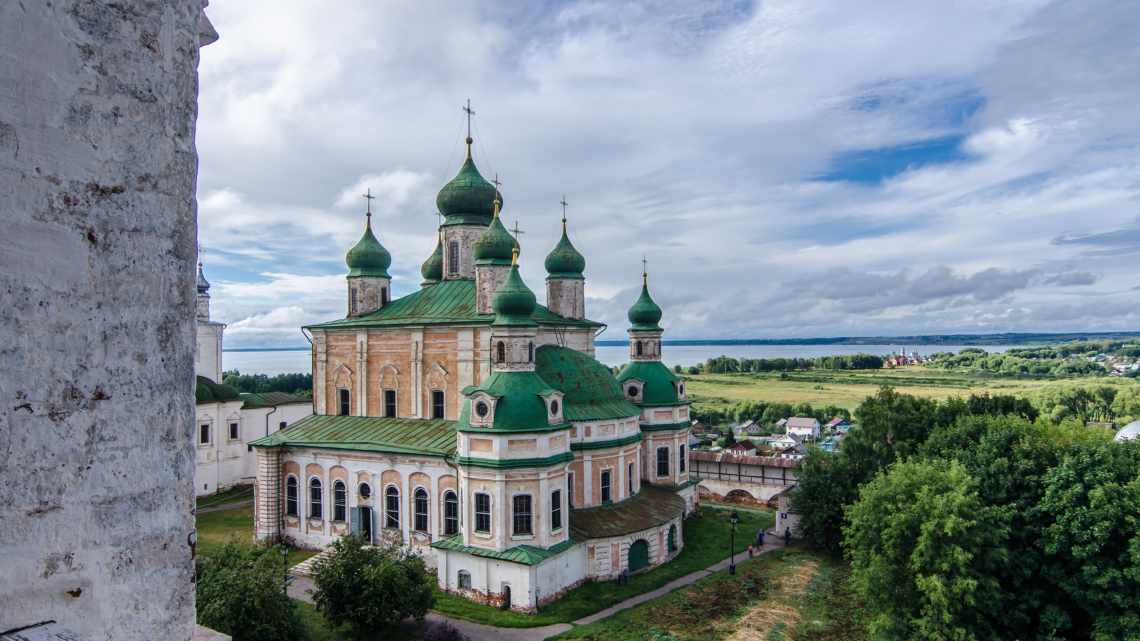 Тихвінський Успенський монастир