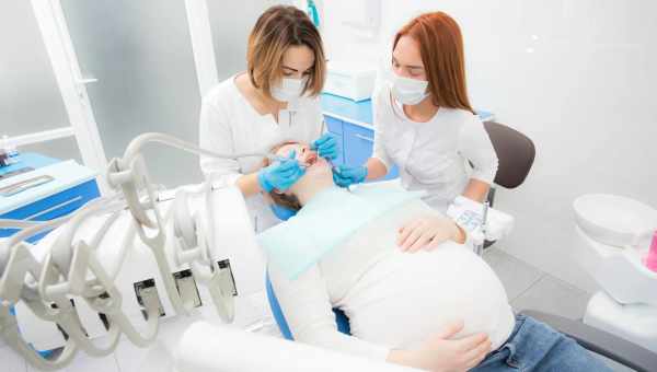 Як зберегти зуби під час вагітності?