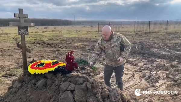 На Україні жінку оштрафували за розкопування могили діда заради обряду