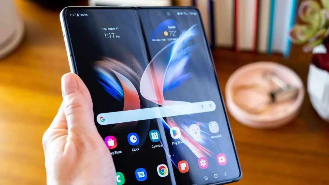 Samsung W20. Переосмислення Galaxy Fold або щось нове?