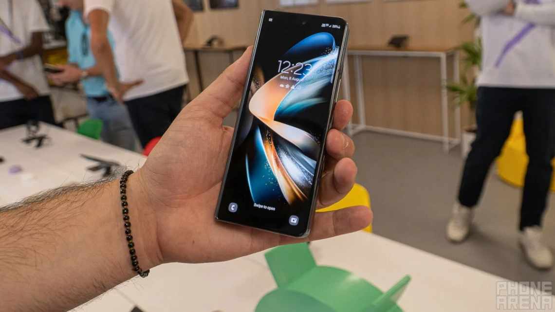 Samsung спростувала липневий реліз Galaxy Fold