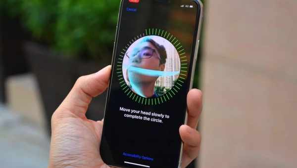 Face ID в масці, Universal Control, емодзі, 120 Гц у всіх додатках: Що ще нового в iOS 15.4