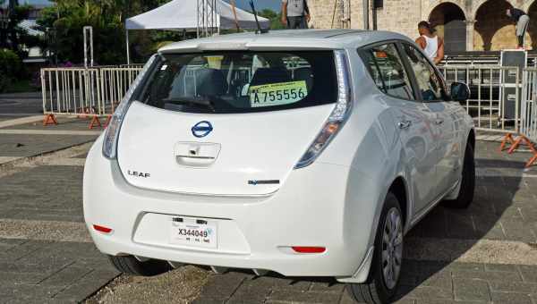 Хакер зламав Nissan Leaf з іншого кінця планети