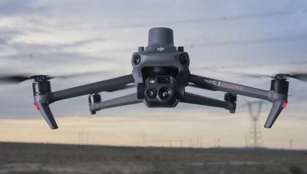 Новий промисловий безпілотник DJI зможе підняти в повітря дві камери