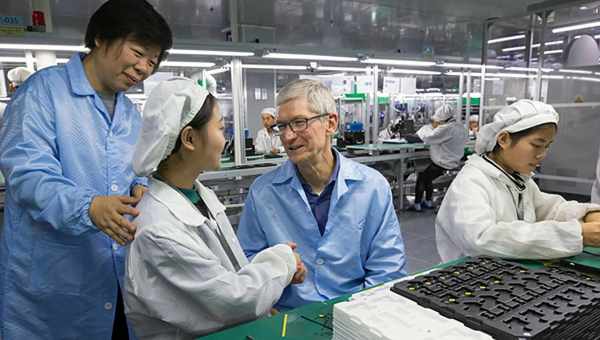 Foxconn пропонує Apple перенести виробництво iPhone з Китаю