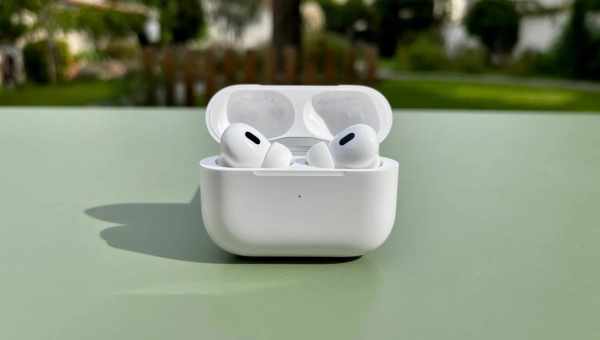 AirPods 2 залишаться у продажу, незважаючи на вихід нових навушників