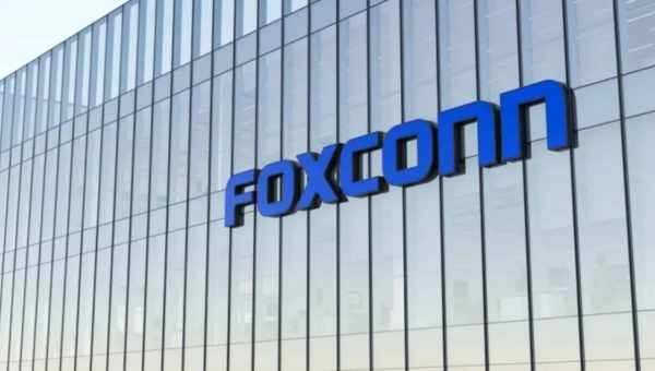 Робота мрії? Foxconn відкрила в США завод, де робочі цілими днями дивилися серіали