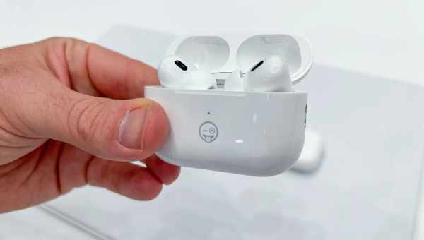 Прихована особливість AirPods Pro змусила задуматися про ці навушники