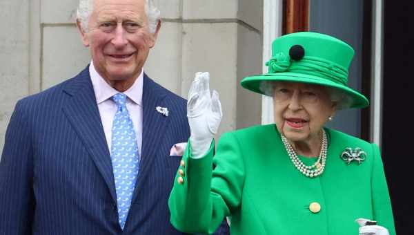 Ставлення королеви Єлизавети II до Кейт Міддлтон розкрили за мовою жестів