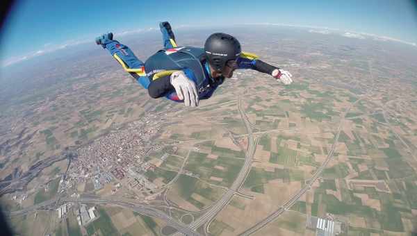 Як відчувають парашути для космічних кораблів: відео