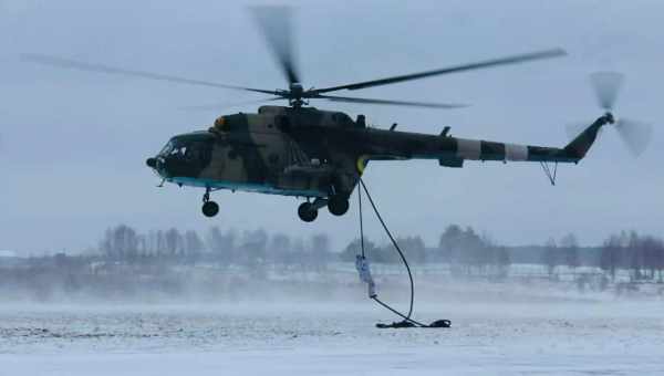 Вертоліт-розвідник випробували маневрами