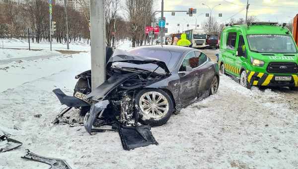 «Автопілот» Tesla знову влаштував аварію