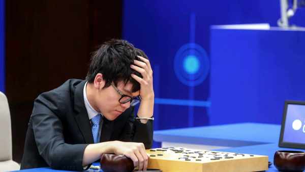 AlphaGo зіграє з найсильнішим гравцем в го Ке Цзе