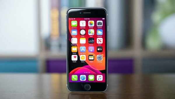 6 несподіваних переваг iPhone SE 2020 над iPhone 13 Pro