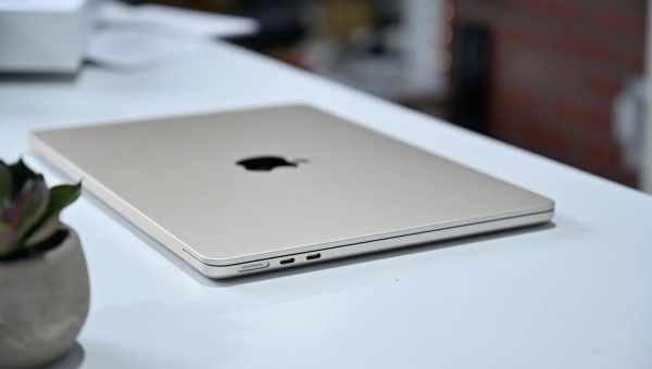 Чому MacBook Air 2020 перегрівається