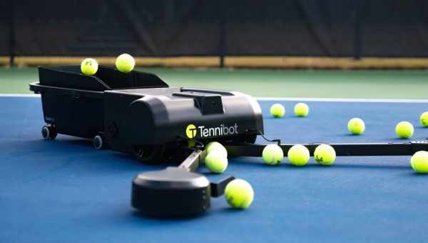 Tennibot: автономний робот для збору тенісних м'ячів