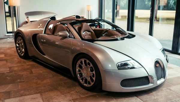 Як доставляють Bugatti Veyron