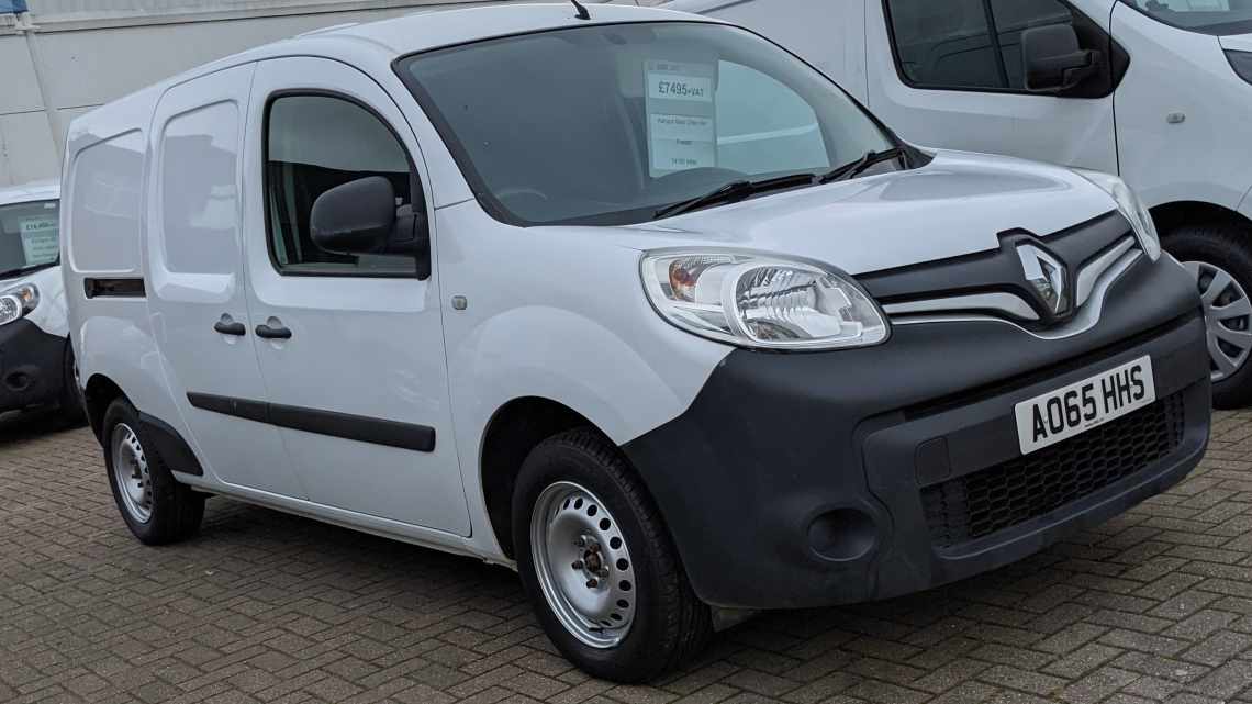 Як Renault Kangoo, тільки багатше: Mercedes-Benz готує новий T-Class