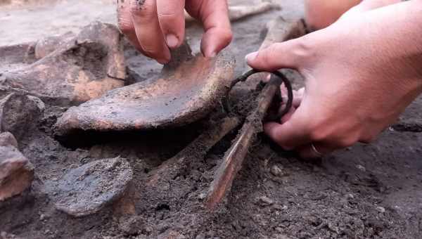 На Церері знайшли пірамідальну гору